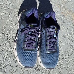 HOKA ONE ONE Elevon Size 10 Men's Lightweight Road-Running Sneakers 